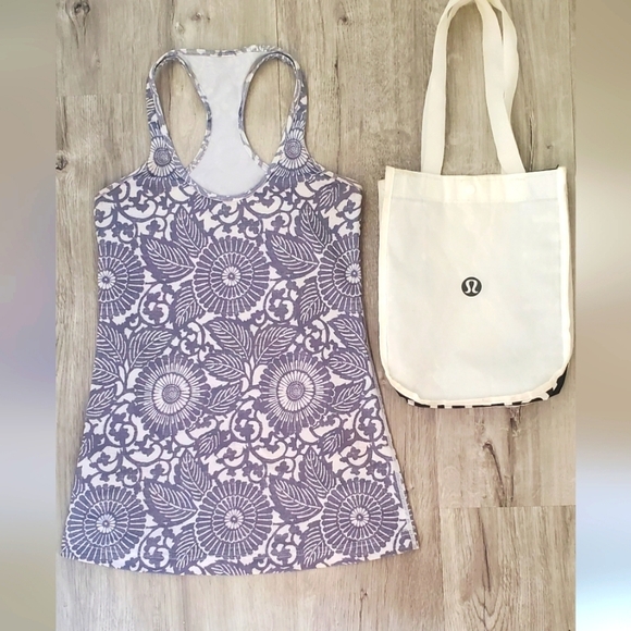 Lululemon Tank & Tote Beachy Floral White Fossil Wee Stripe Racerback Tank Top 2 - Picture 1 of 5
